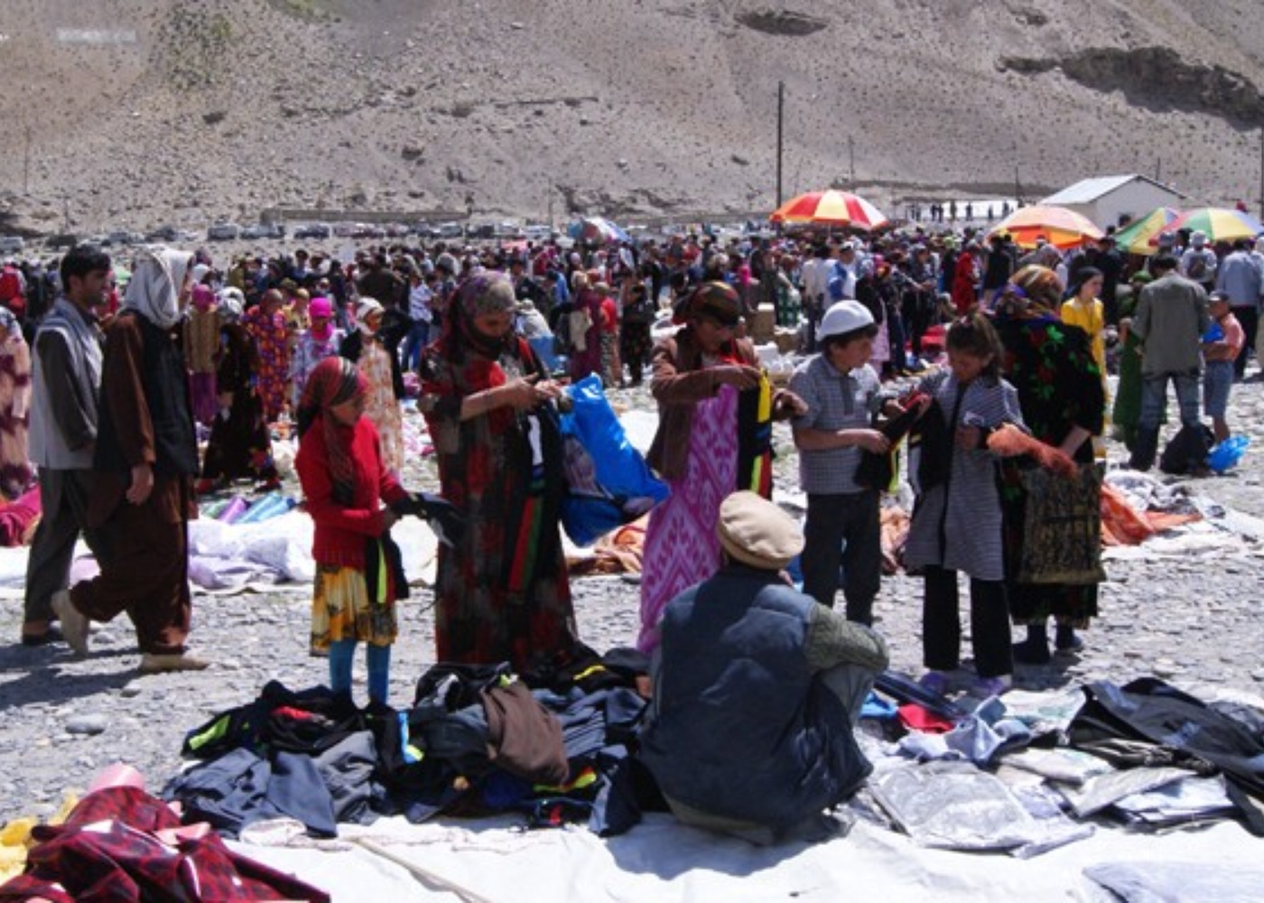 Tajikistan shoppers